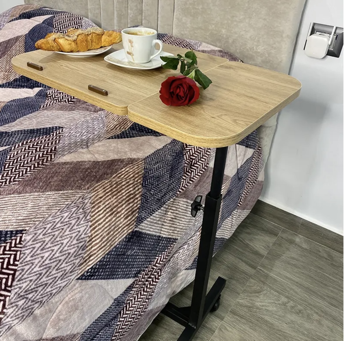 طاولة سرير متعددة الوظائف وقابلة للتعديل