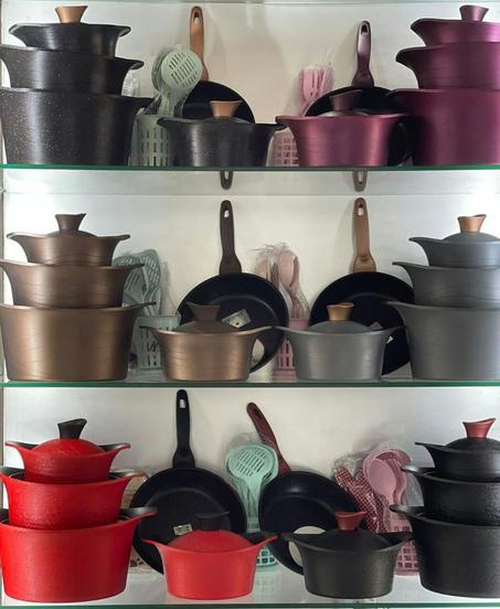 طقم جرانيت تركى 19 قطعه + 2 هدية طقم توزيع 6 قطع وطقم صوانى 3 قطع