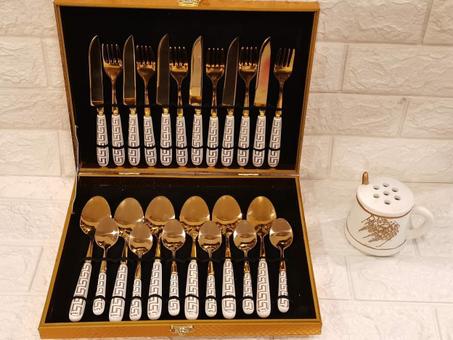 شنطه معالق شيك 24 قطعه اليد بورسلين