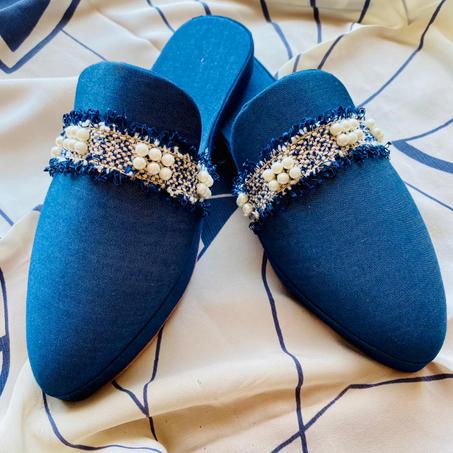 Babouches jeans perlées