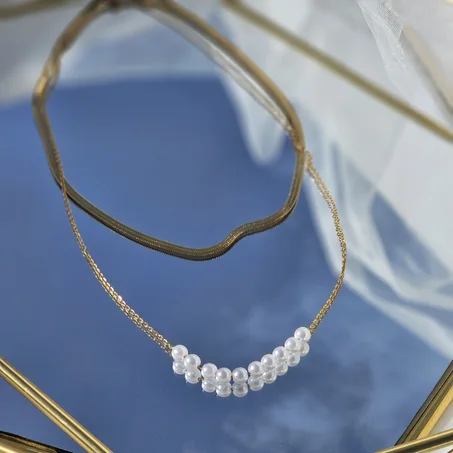 Collier double en acier inoxydable avec des perles