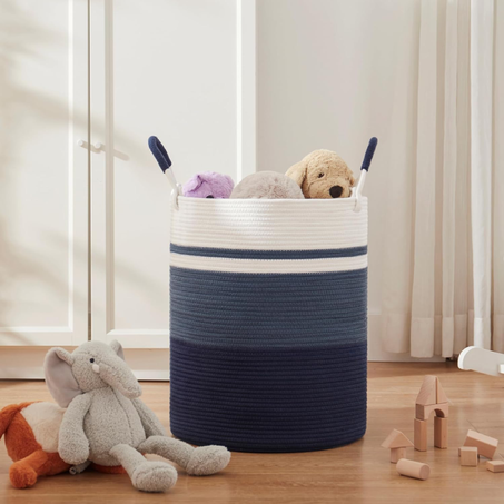 سلة جميلة و راقية تستعمل للتنظيم وجمع فيها الالعاب و كذلك لتنظيم الملابس