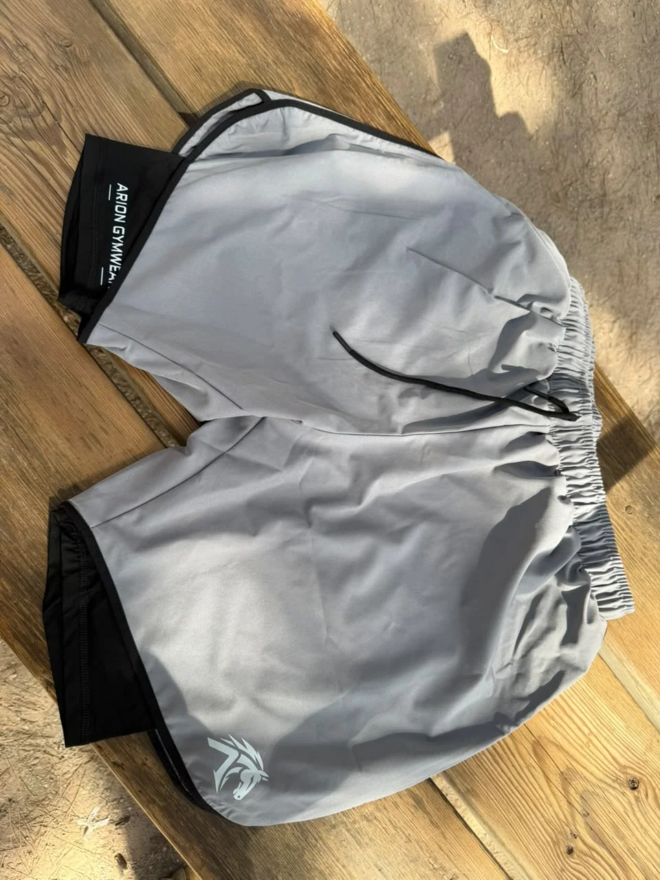 Short de sport Arion Gym Gris