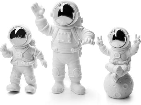 🧑‍🚀 Jemey Astronaut Ornaments – انطلق إلى الفضاء مع ديكورك الأنيق!