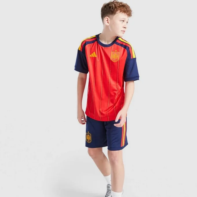 Conjunto primera equipación España 26