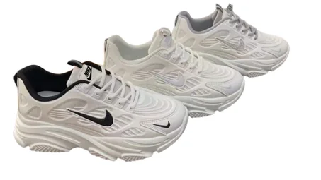 حذاء النايك النساء