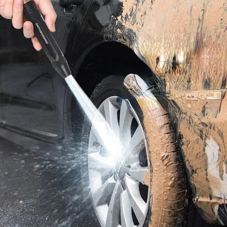 Un seul outil pour tout faire : lavage, nettoyage et arrosage avec une pression x10, directement du robinet !