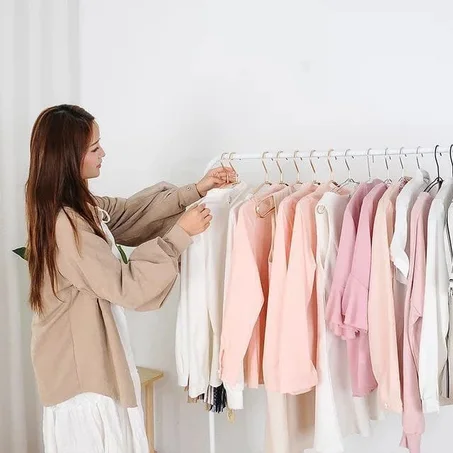 استاند ومنظم  الملابس الفرنساوي