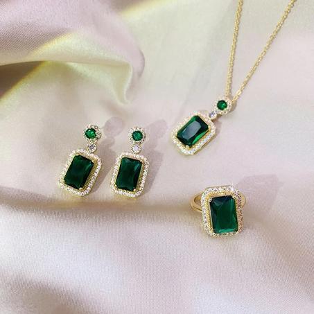 Coffret bijoux - Boucles d'Oreilles, Collier et Bague | 3 en 1