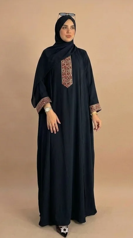عباية لكرا عصرية بزيف أنيق – أناقة وفخامة في قطعة واحدة