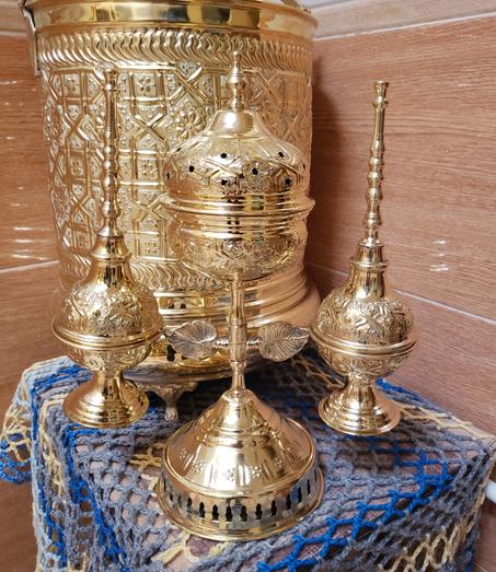 مبخرة من النحاس الحر  مرفقة ب 2 مرشات