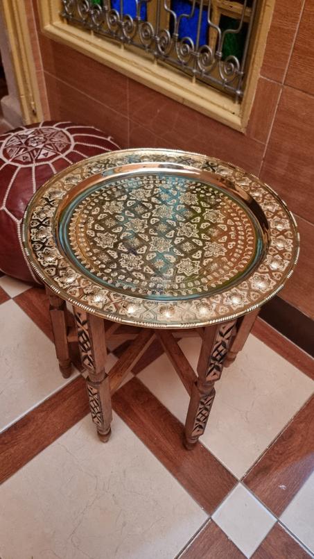 طيفور من النحاس الحر بالمقص