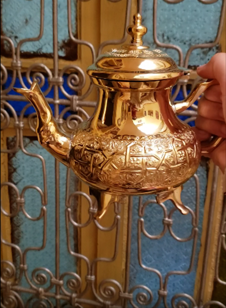 براد ملكي أنيق من النحاس الحر