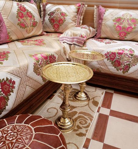 صندرية الفخامة من النحاس الحر والنقش المغربي الأصيل.