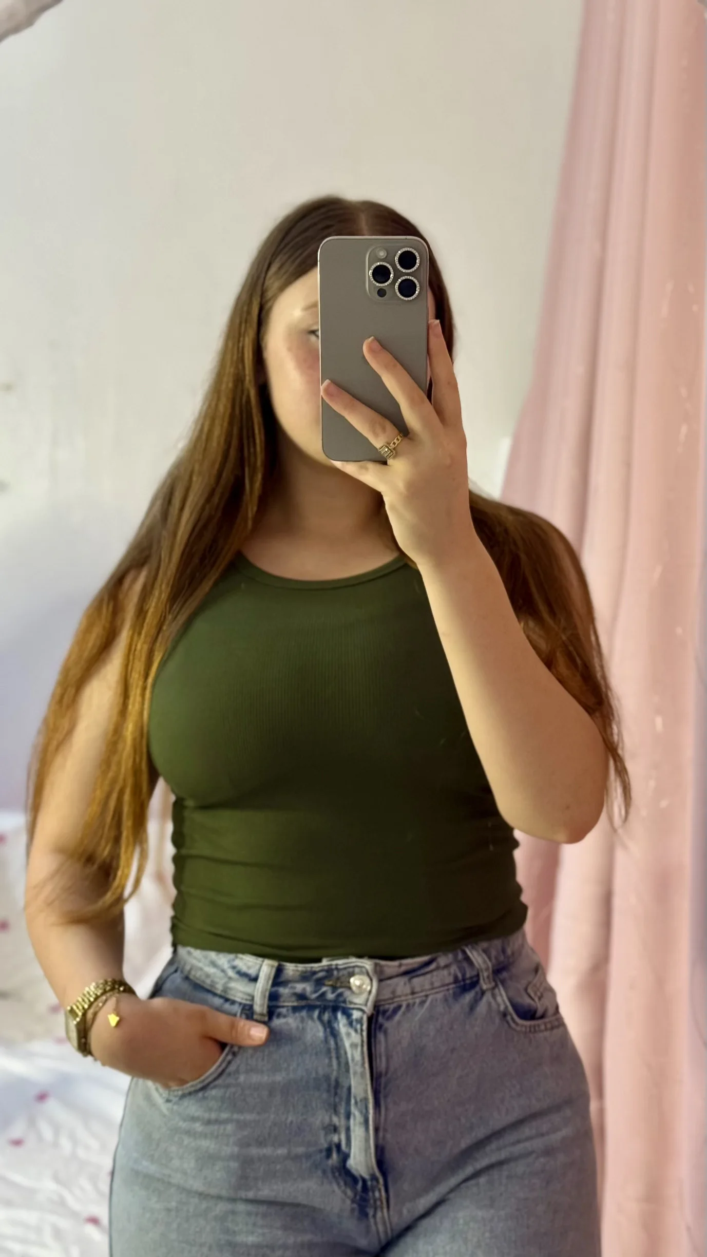 مجموعة قمصان نسائية أنوتة