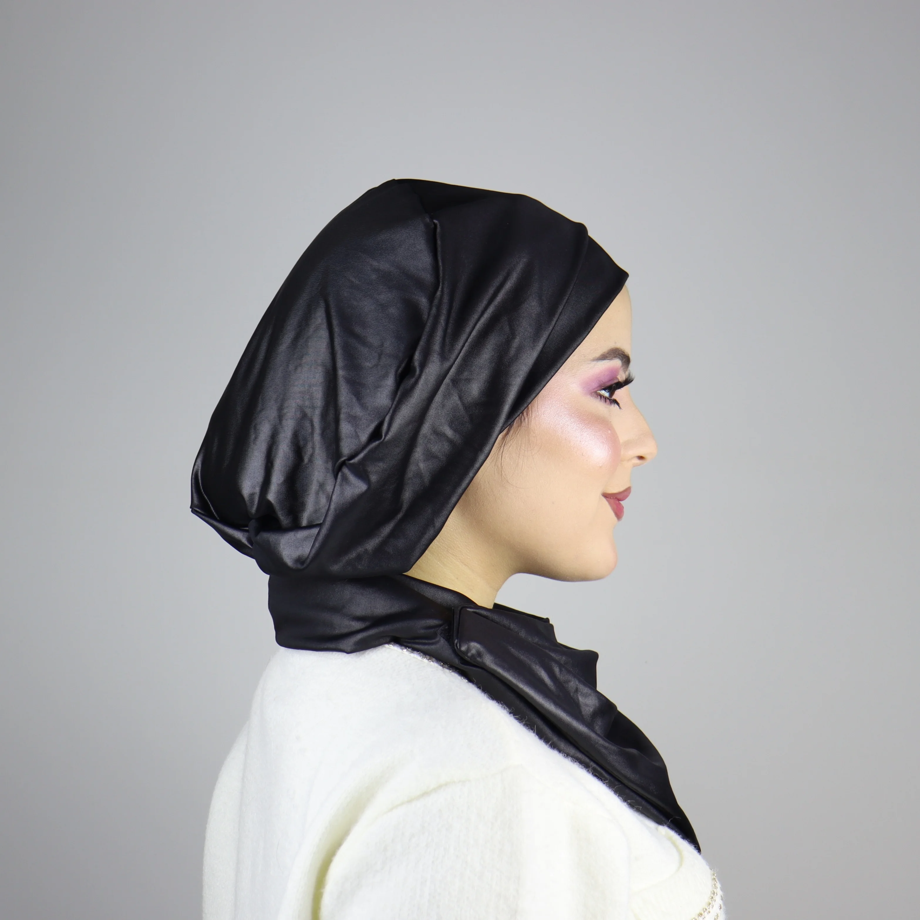 Béret Hijab en Tissu Effet Cuir – Ajustable