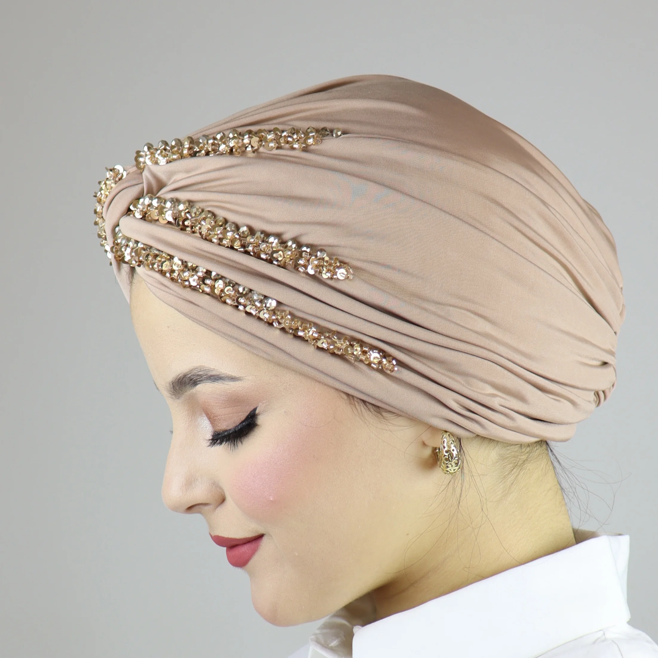 Turban de Soirée Perlé – Luxe & Élégance