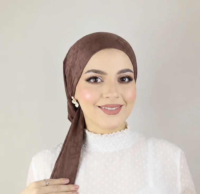 Turban Féminité Multiway en Tulle Brodé
