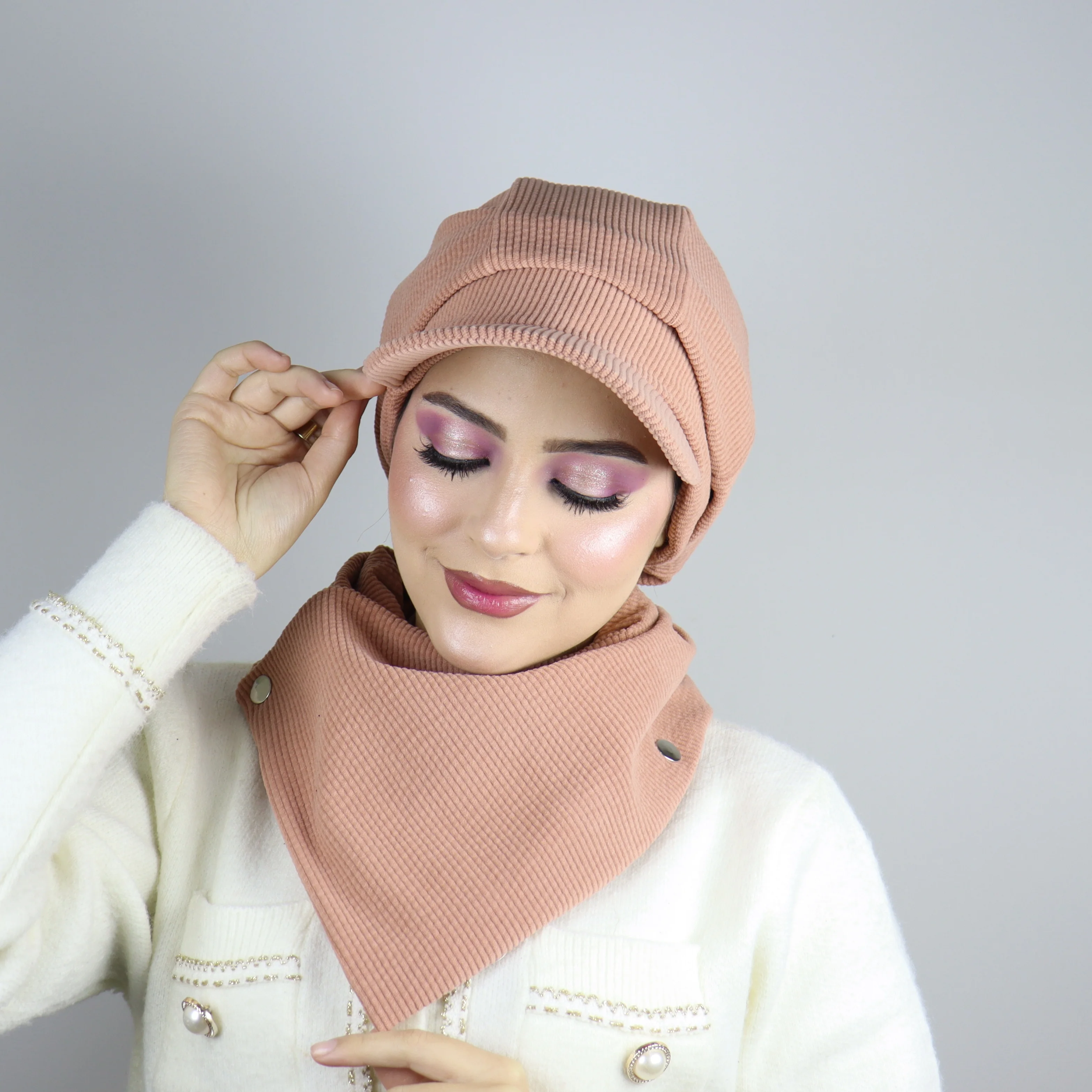 Casquette Béret Hijab en Velours Côtelé Coton – Ajustable