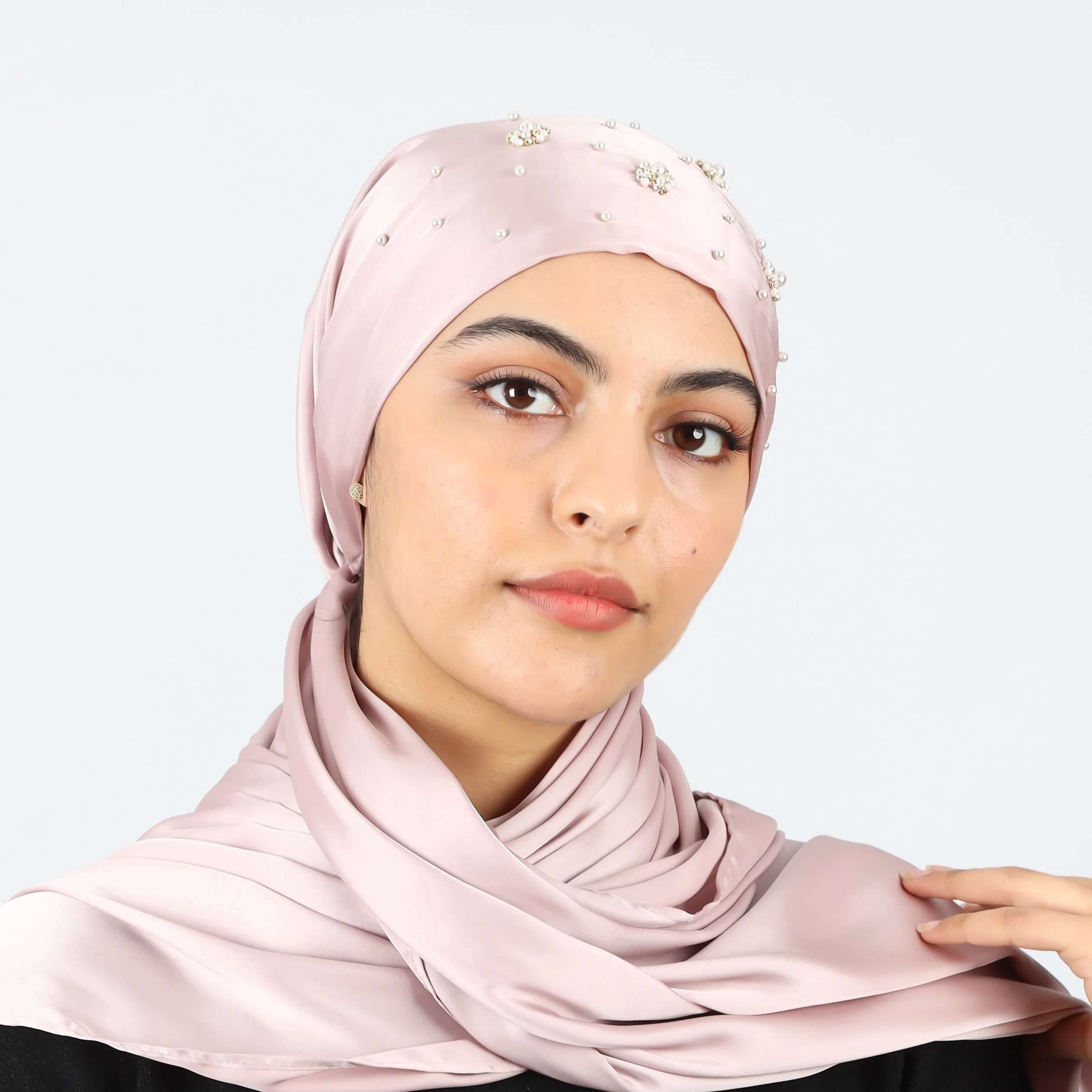 Turban Châle Soirée Satin Demi Soie Perlé