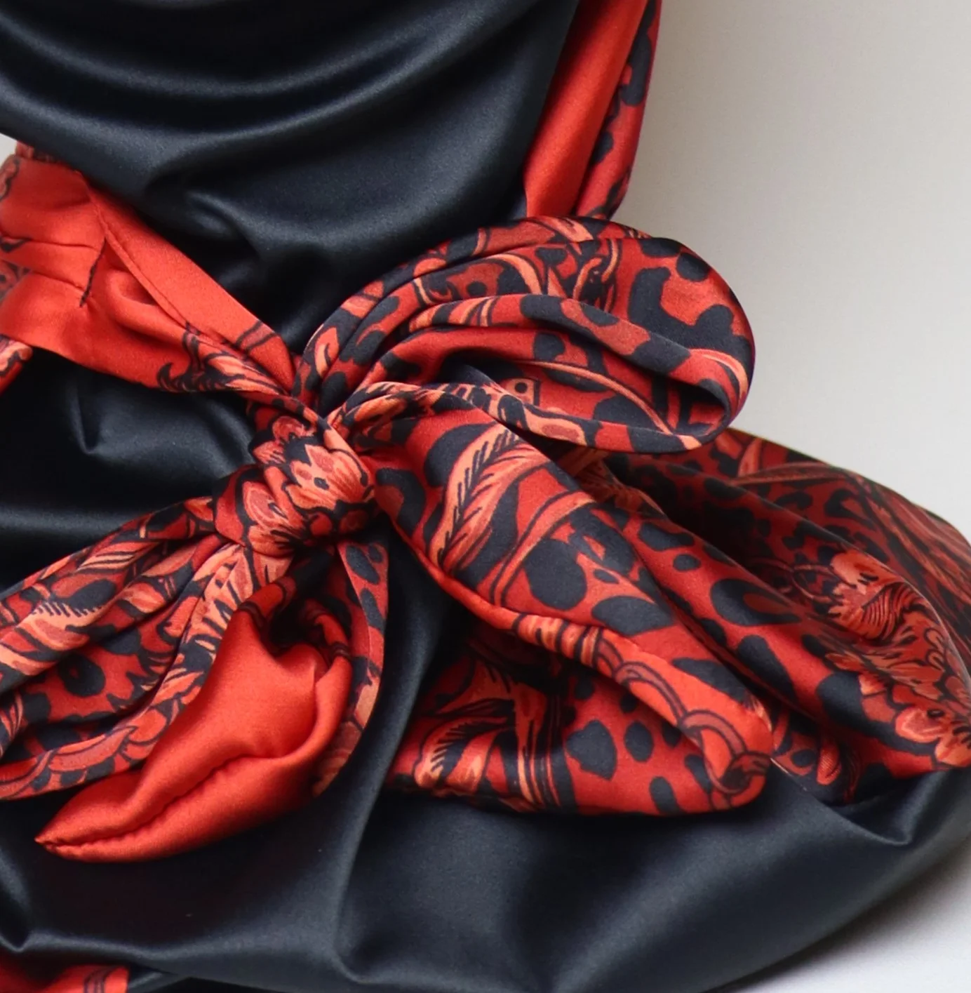 noir rouge imprimé