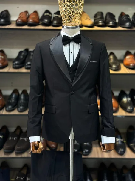 Costume smoking col châle