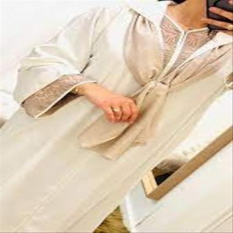 ملابس تقليدية لنساء