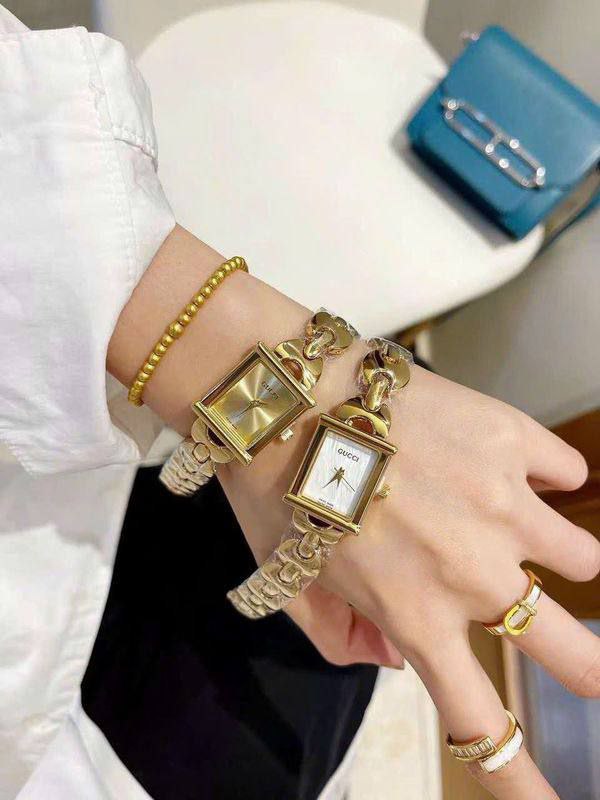 ساعات Gucci للنساء