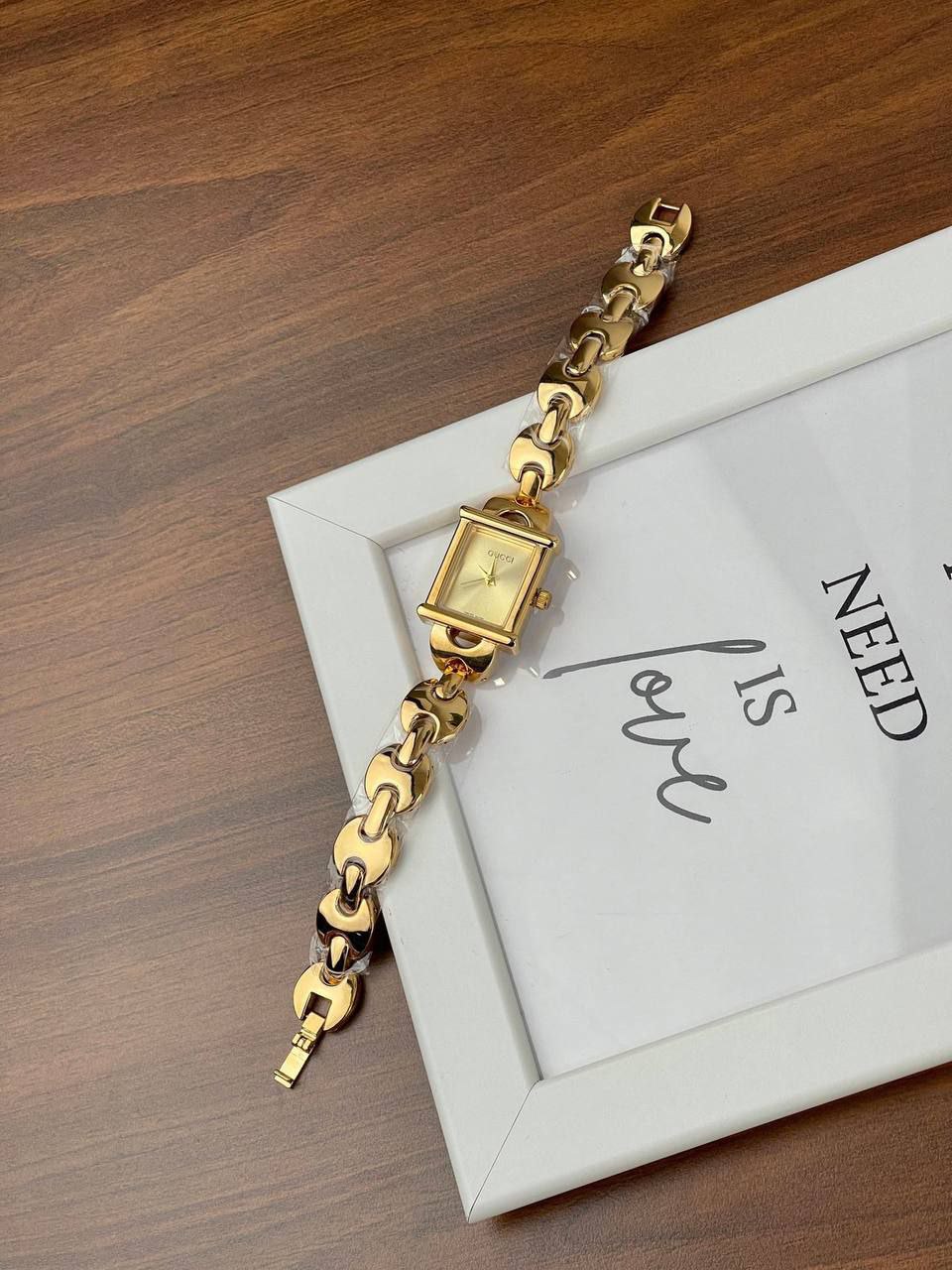 ساعات Gucci للنساء