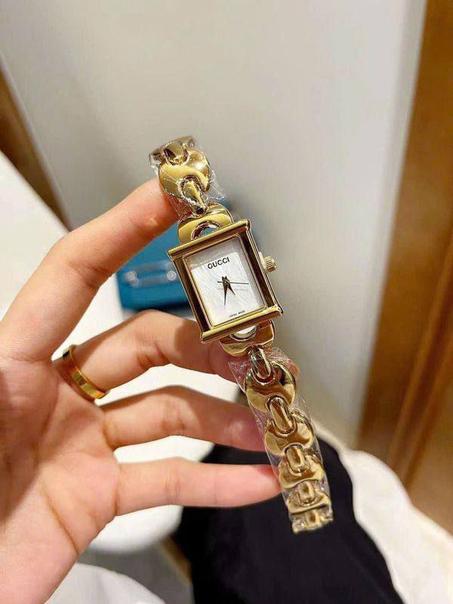ساعات Gucci للنساء