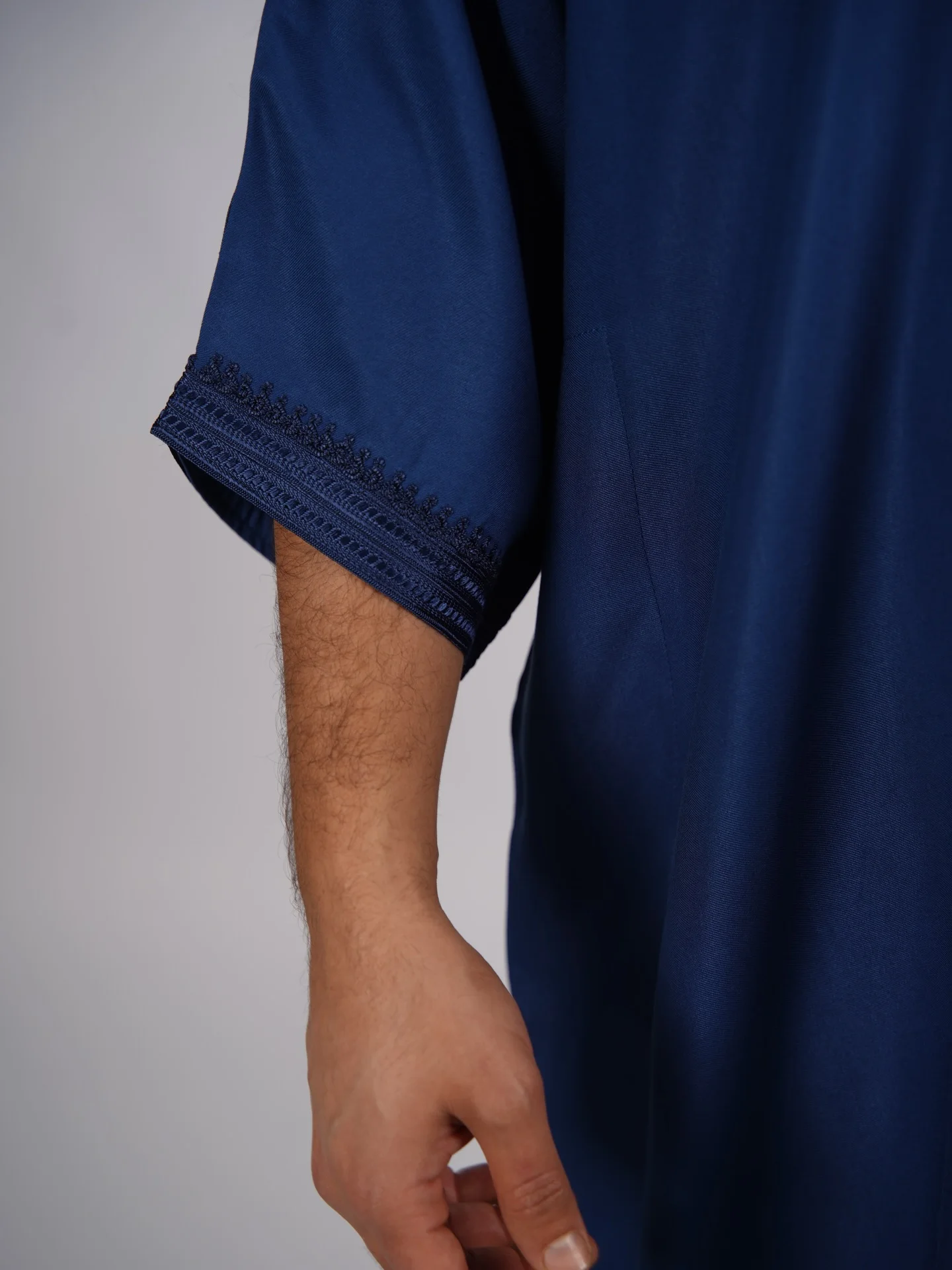 Gandoura MLIFA a la main - blue