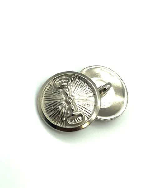 زر معدن فضي