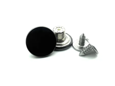 زر جينز أسود بسيط