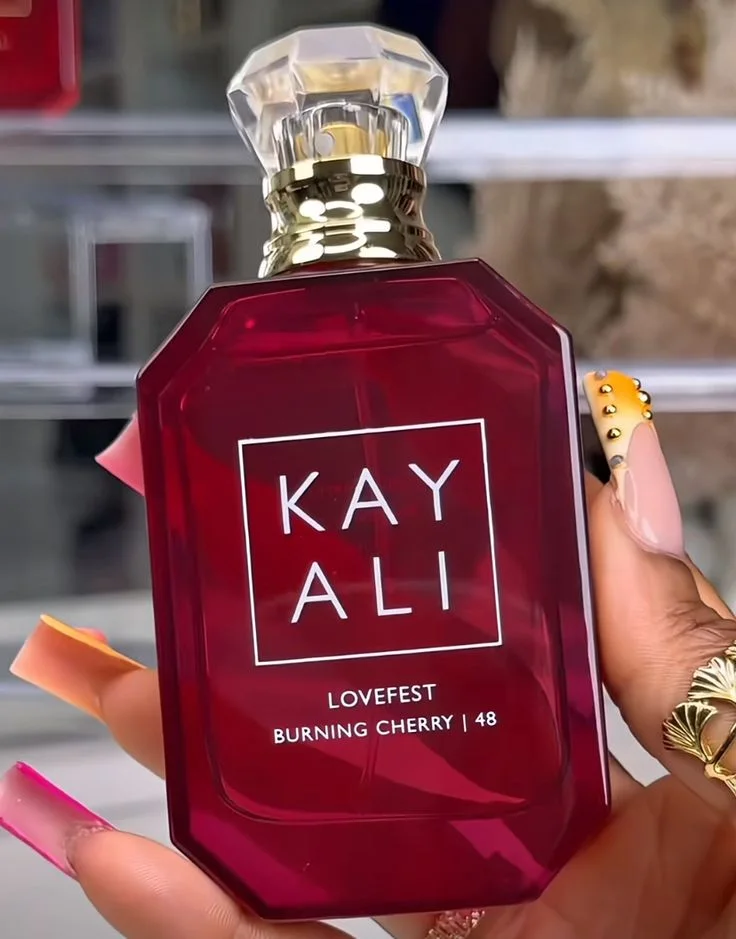 KAYALI Burning cherry