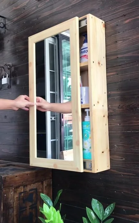 مرآة خشبية مع خزانة تخزين – تصميم أنيق وعصري