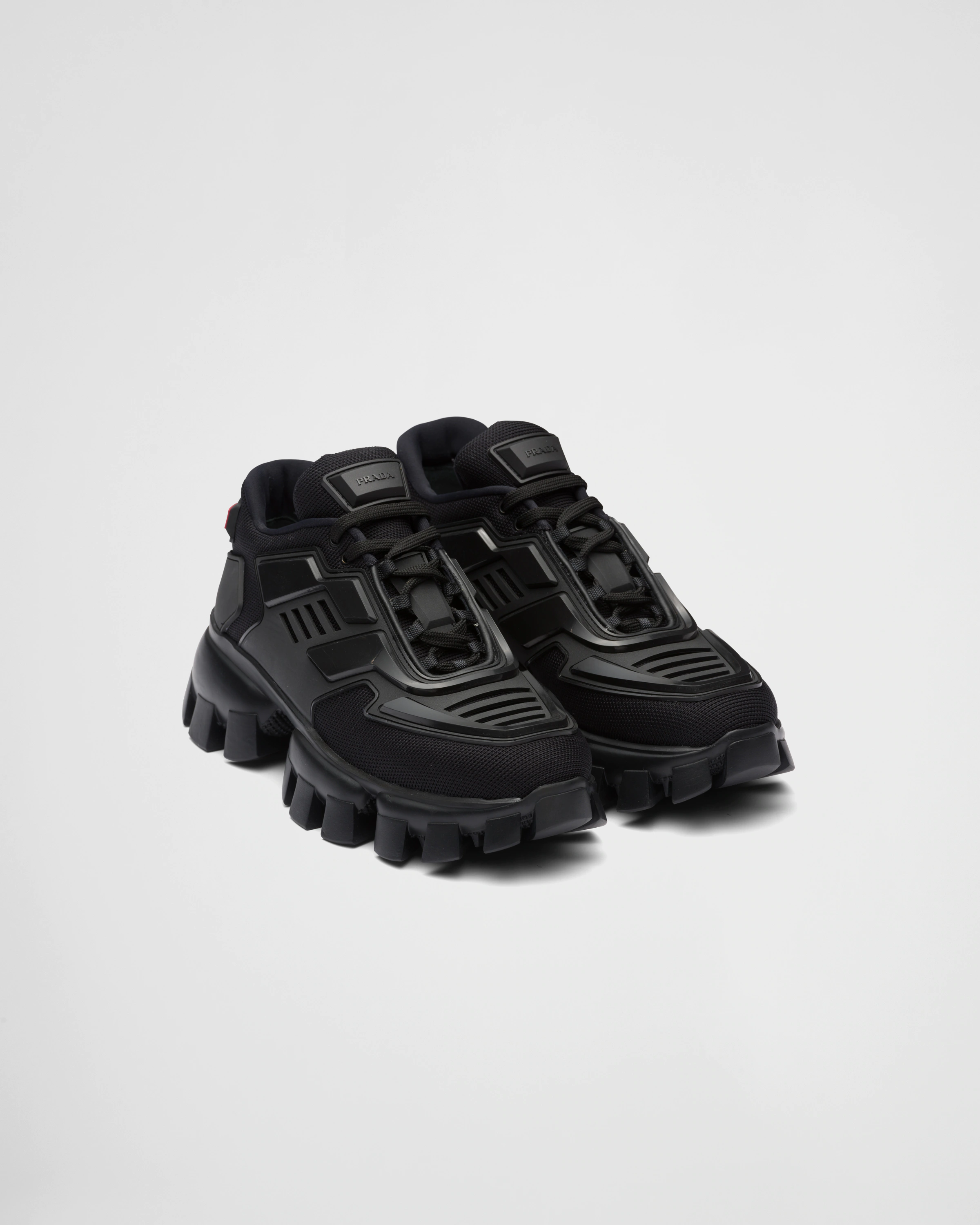 حذاء رياضي  BRADA COLOR BLACK AND WHITE