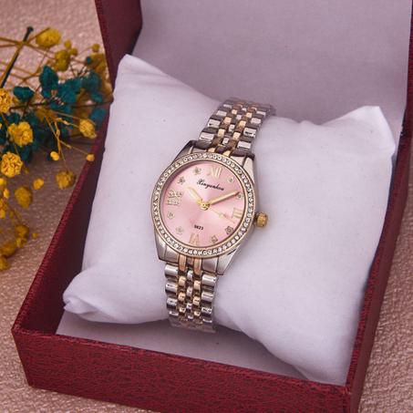 ساعة كتقربك من اللي عزيز عليك🎁❤️