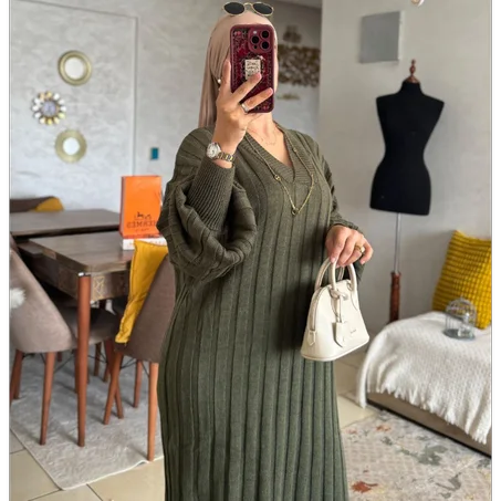 Robe col v avec manche bouffante