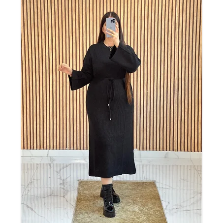 Robe manches larges avec ceinture