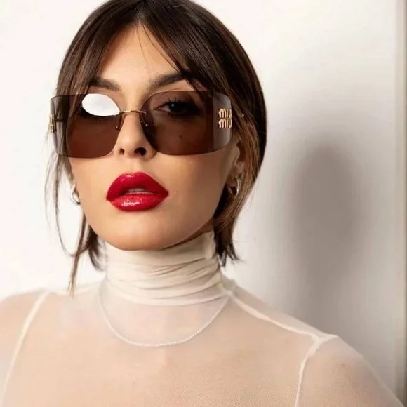 نظّارات Miu Miu الشمسية الشهيرة – جودة مثالية وتوصيل فابور!