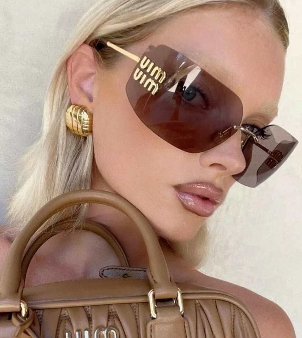 نظّارات Miu Miu الشمسية الشهيرة – جودة مثالية وتوصيل فابور!