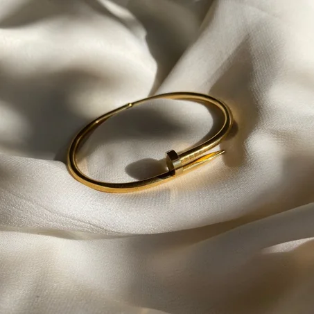 Le bracelet "juste un clou"