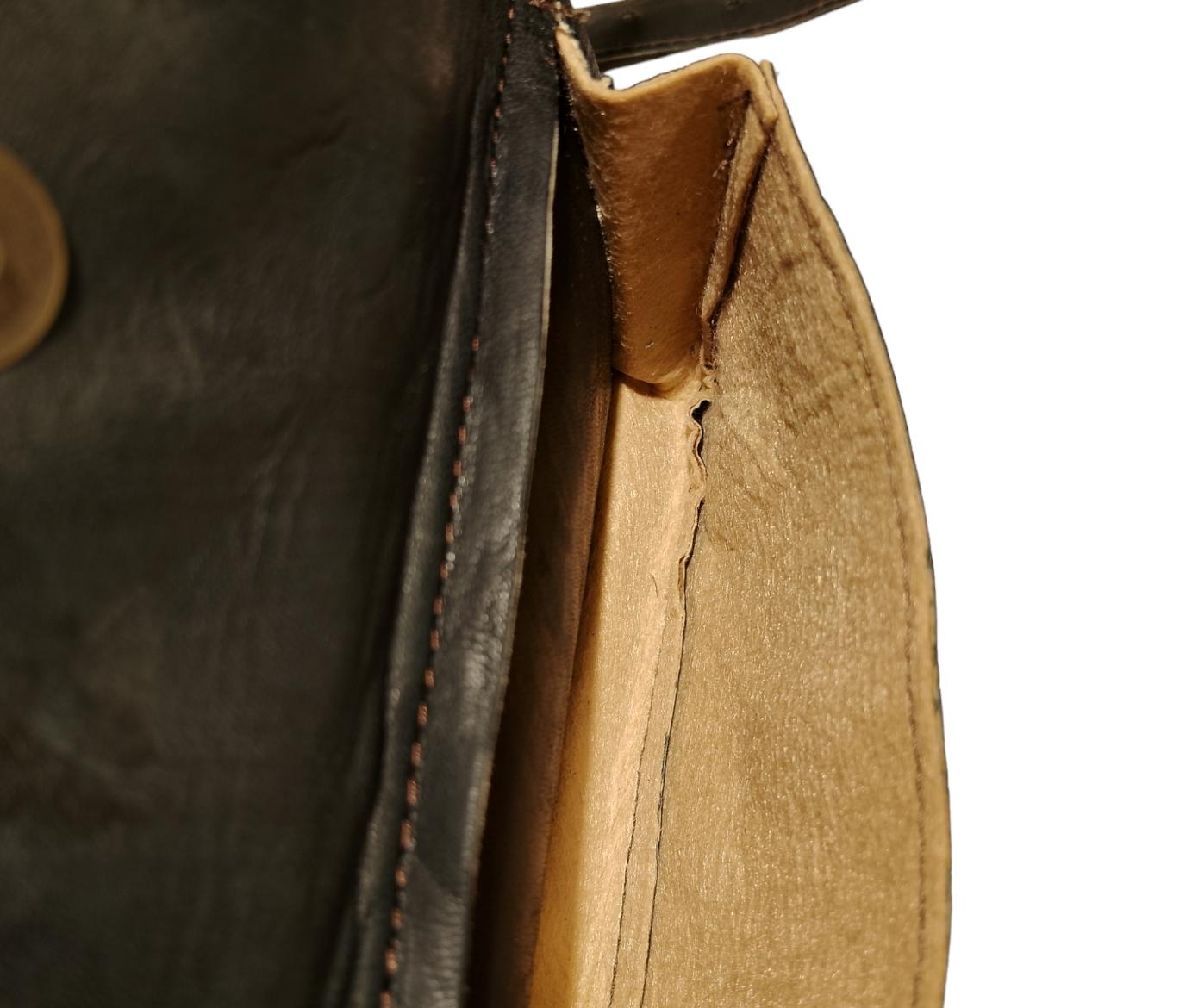 pochette cuir Carré