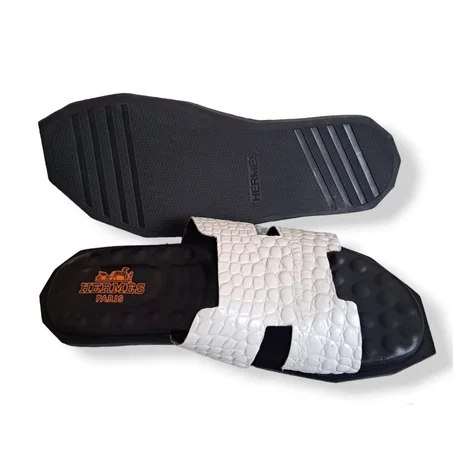 صندل ابيض كركو مريح من الجلد الطبيعي