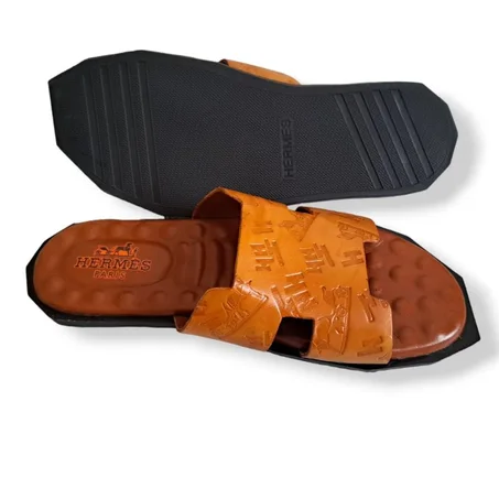 صندل طابا مريح من الجلد الطبيعي