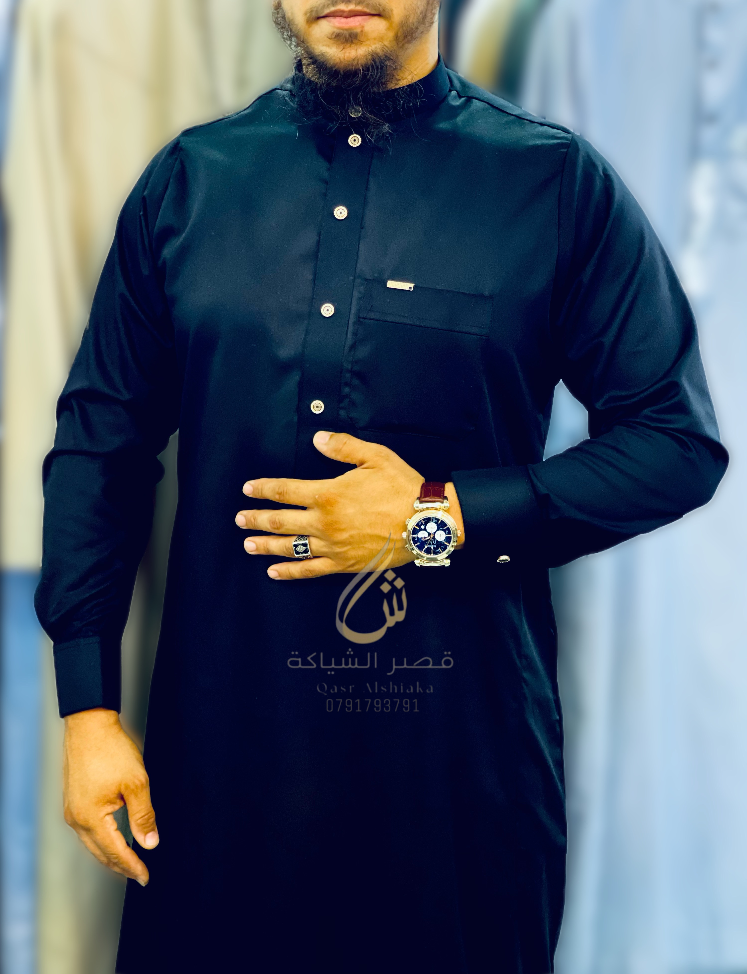 قميص أسود أنيق