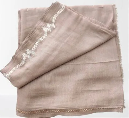 حجاب شيفون  المرصع بلاحجار و الستراس  شيك و جذاب و ثابت