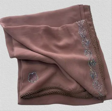 حجاب شيفون  المرصع بلاحجار و الستراس  شيك و جذاب و ثابت