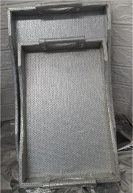 Plateau en bois décoré de cuir-صينية خشبية مزين بالجلد