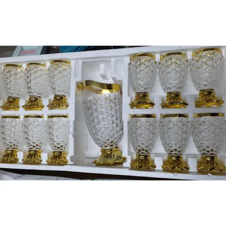Service 13 verres en  cristal,